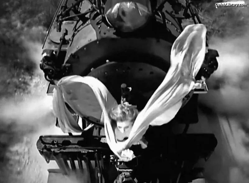 Mylène Farmer photo 17 of 171