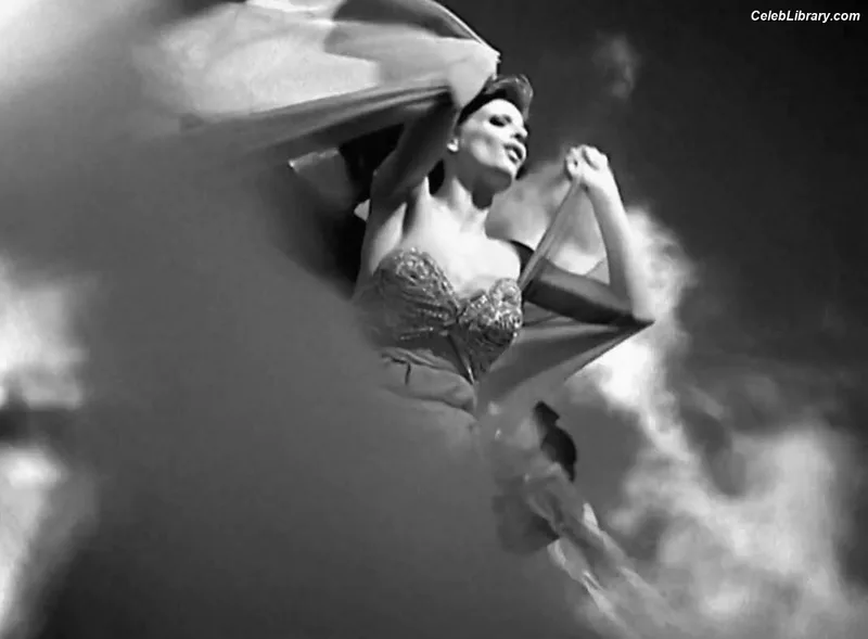 Mylène Farmer photo 22 of 171