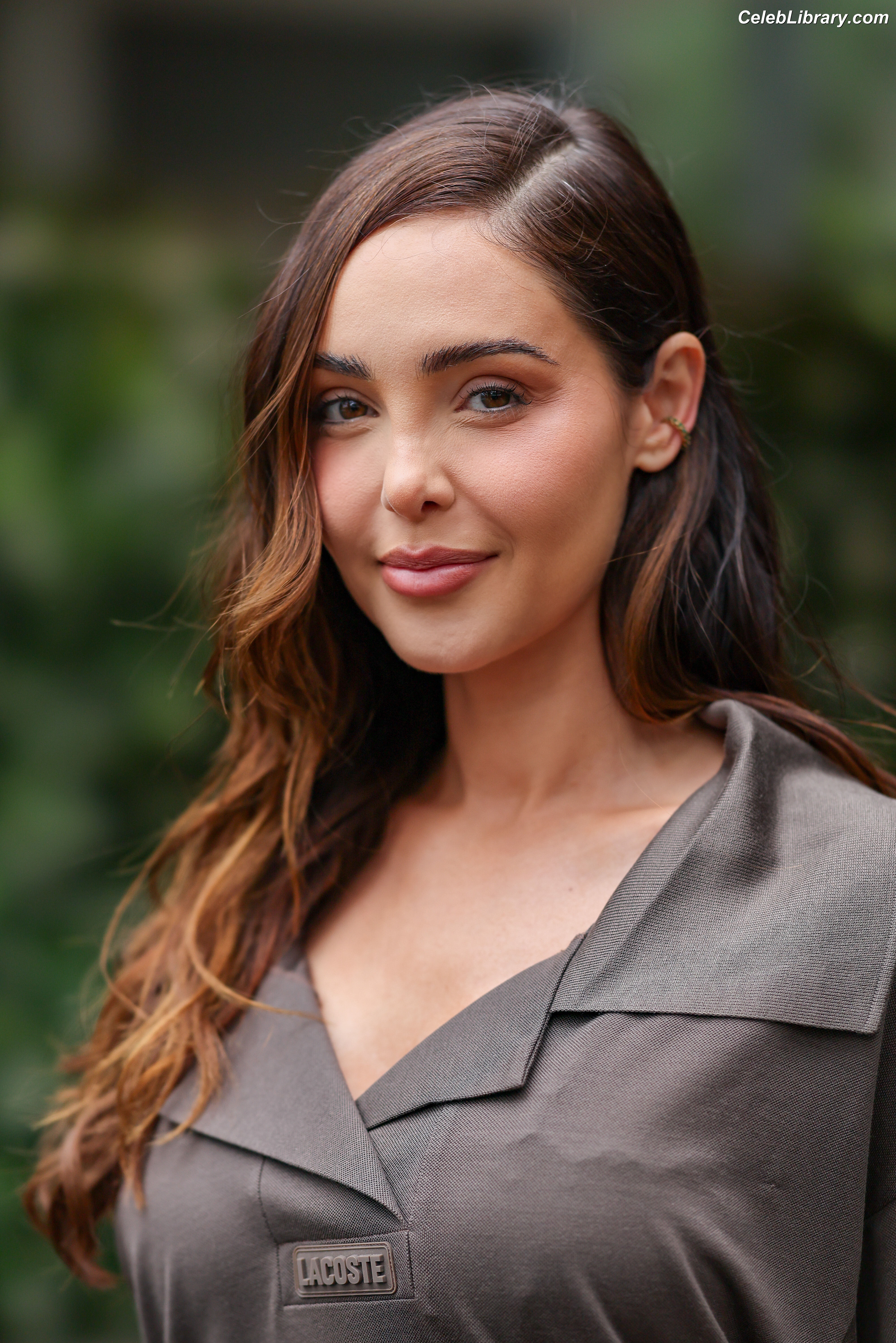 Nabilla Benattia Vergara photo 4 of 38