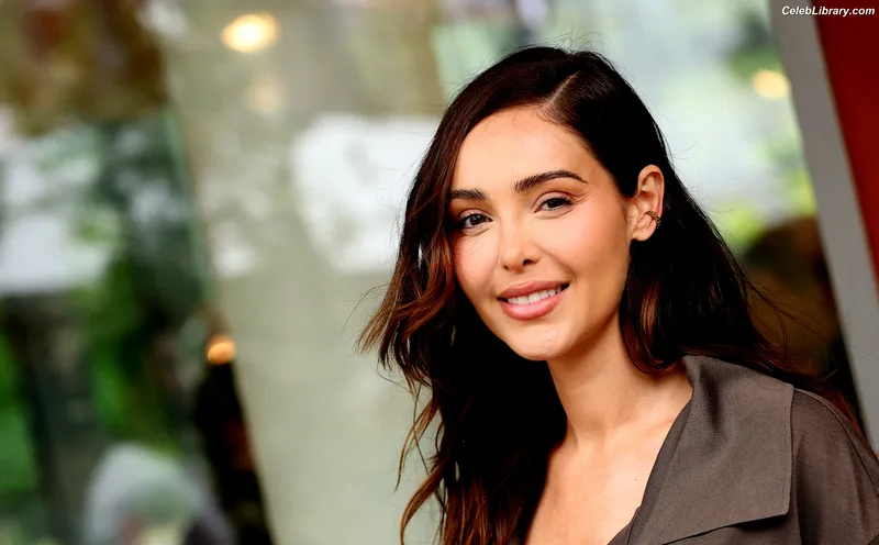 Nabilla Benattia Vergara photo 18 of 38