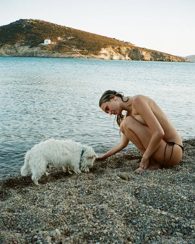 Nadia Lee Cohen photo 14 of 96