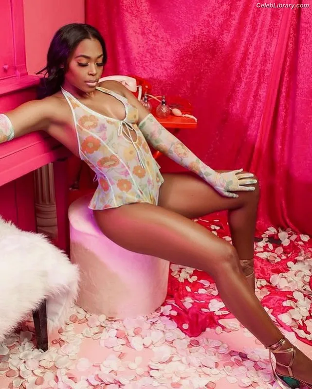 Nafessa Williams photo 14 of 78