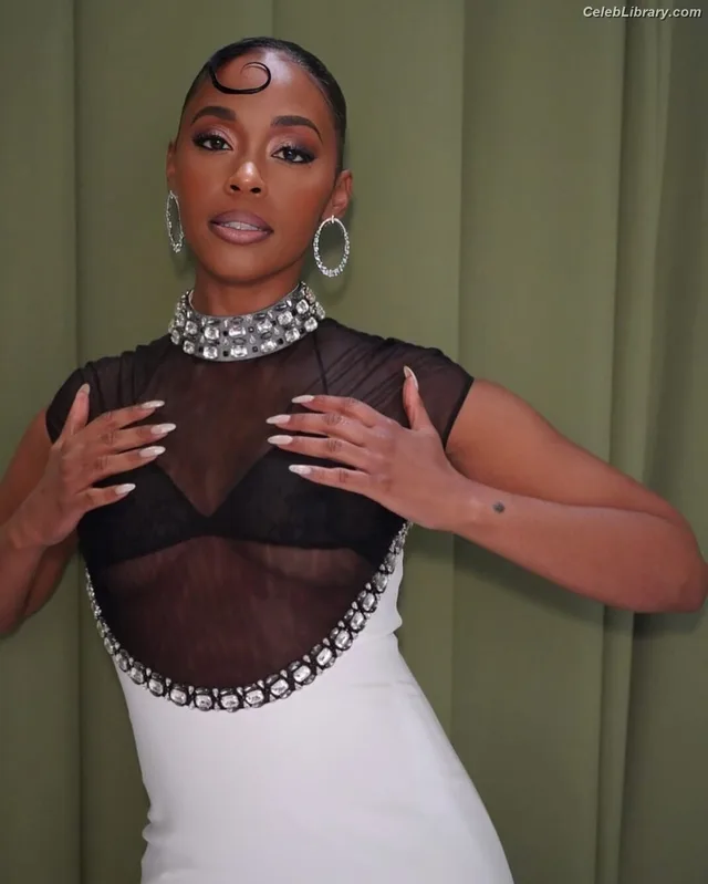 Nafessa Williams photo 3 of 78