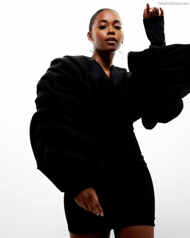 Nafessa Williams photo 20 of 78