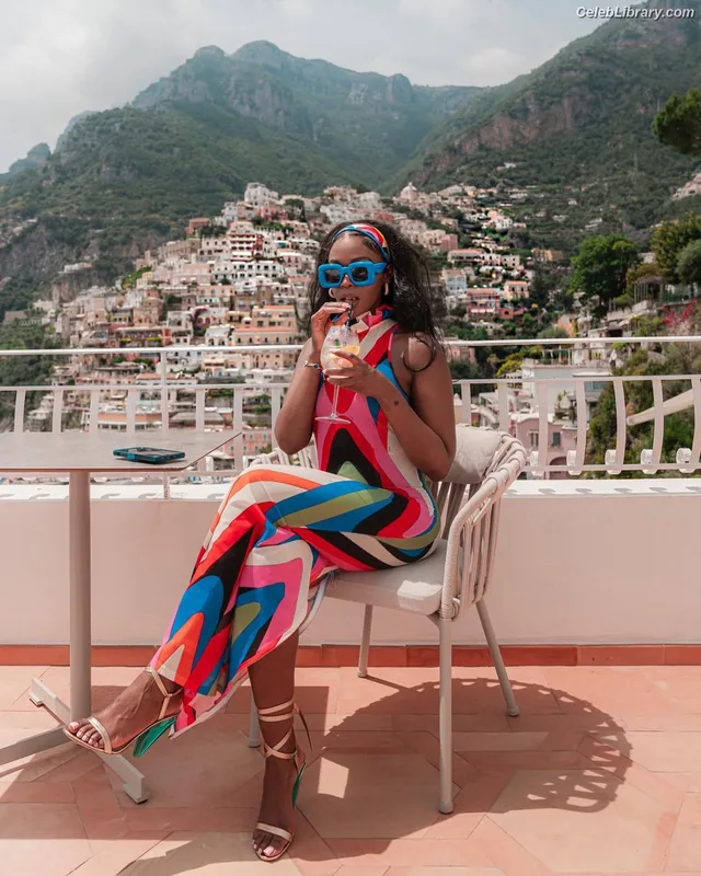 Nafessa Williams photo 9 of 78
