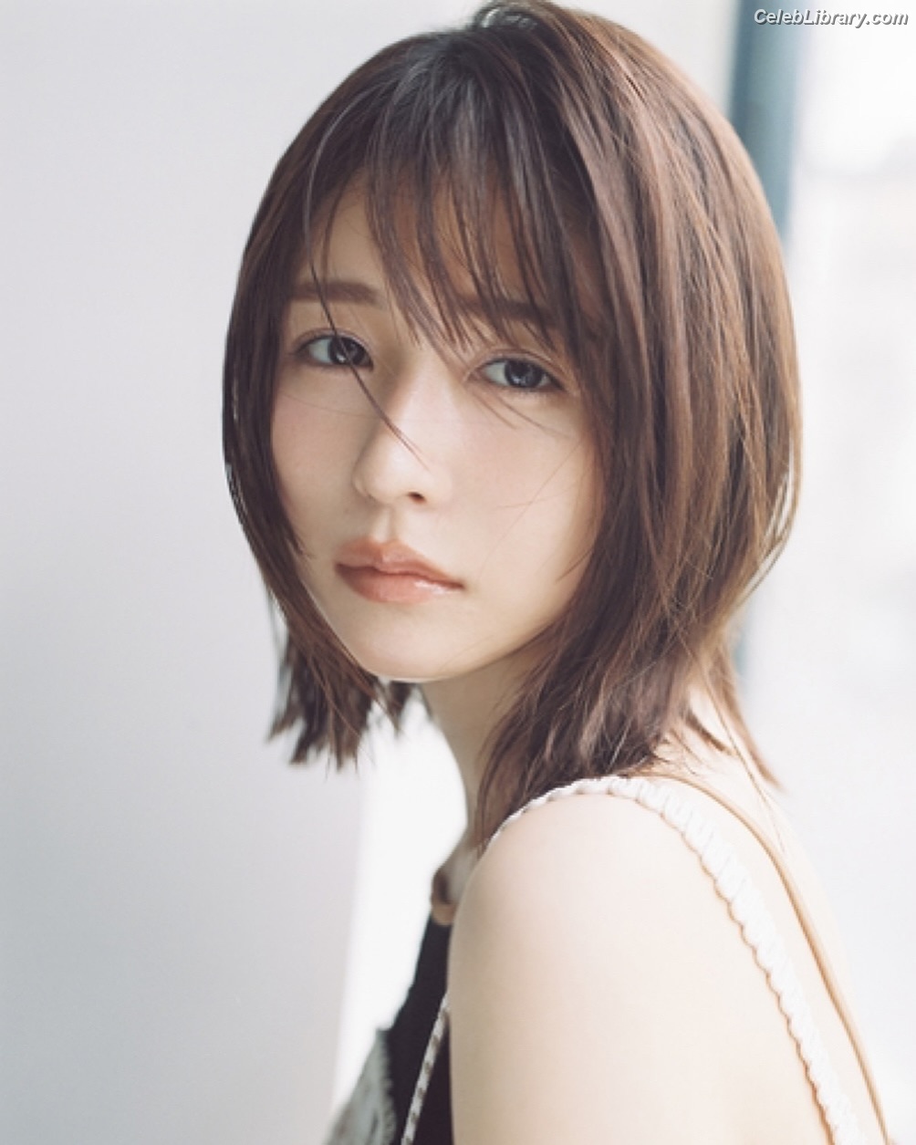Nagahama Neru photo 3 of 19