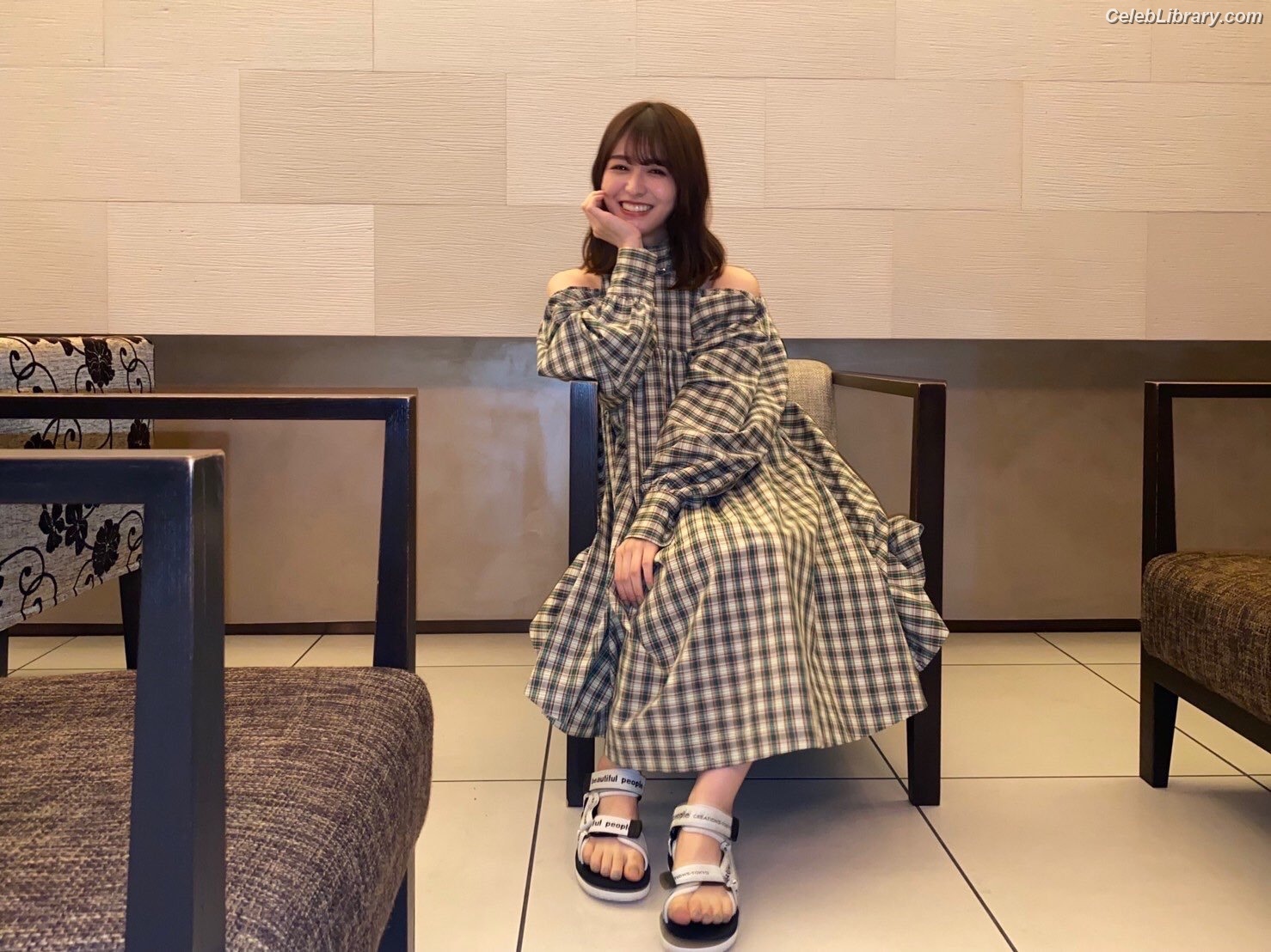 Nagahama Neru photo 17 of 19