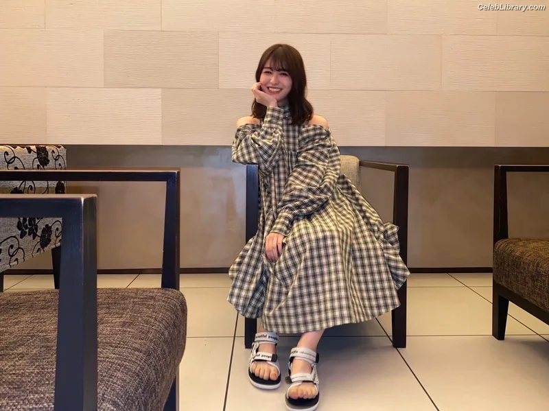 Nagahama Neru photo 17 of 19