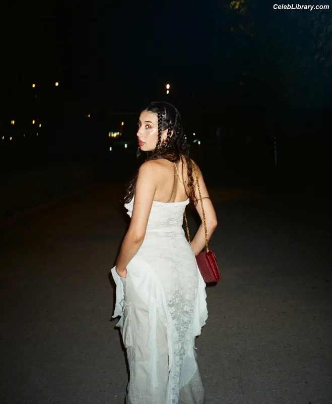 Naika photo 19 of 76