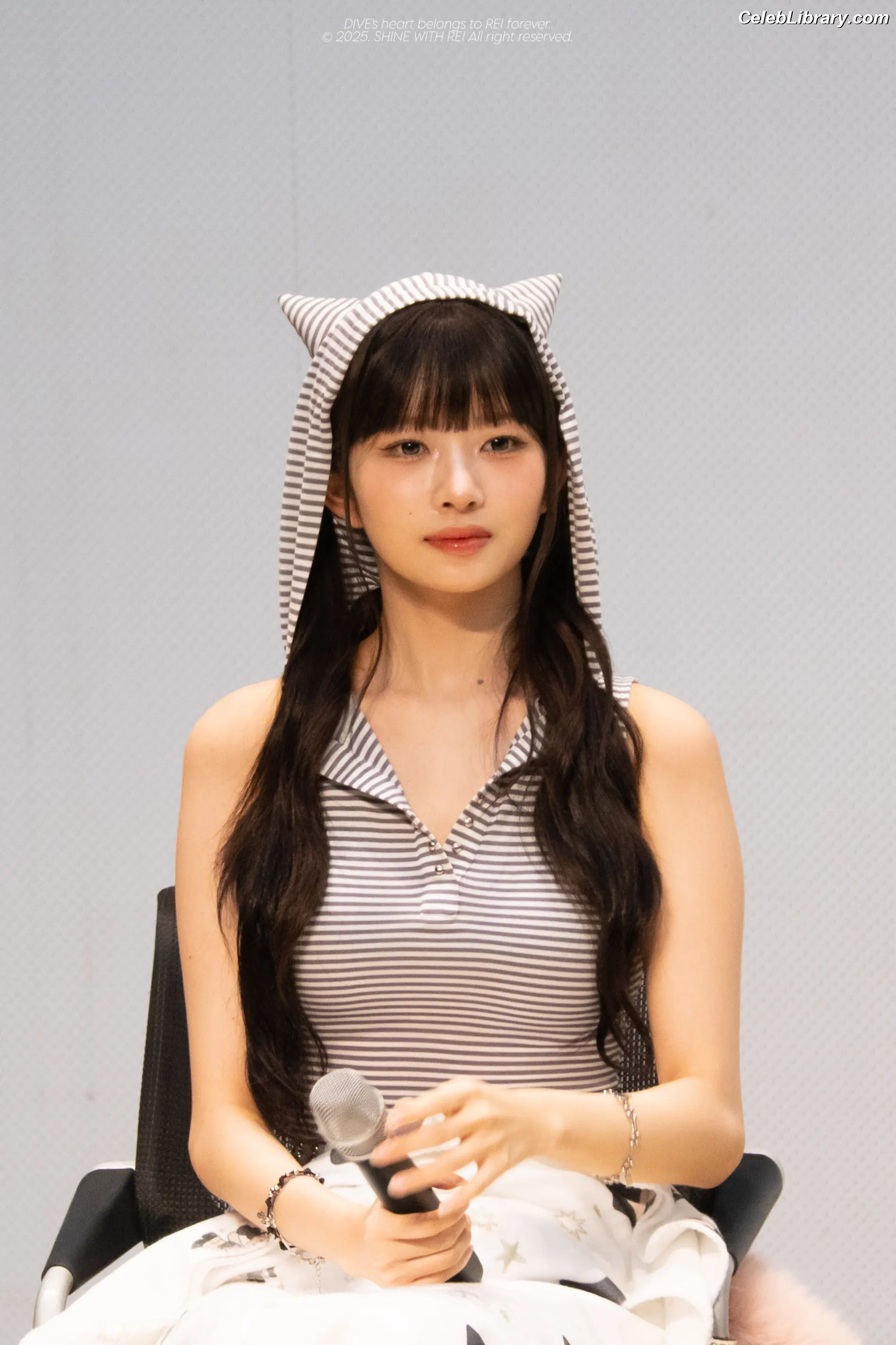 naoi-rei-레이-直井-怜-ive photo 16 of 204