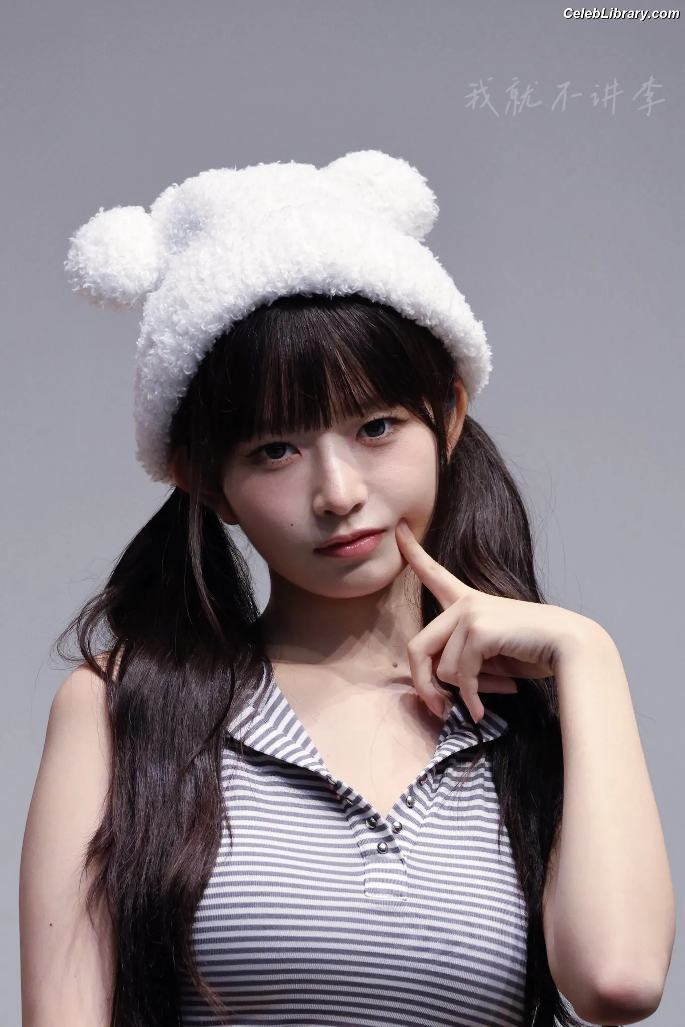 naoi-rei-레이-直井-怜-ive photo 24 of 204