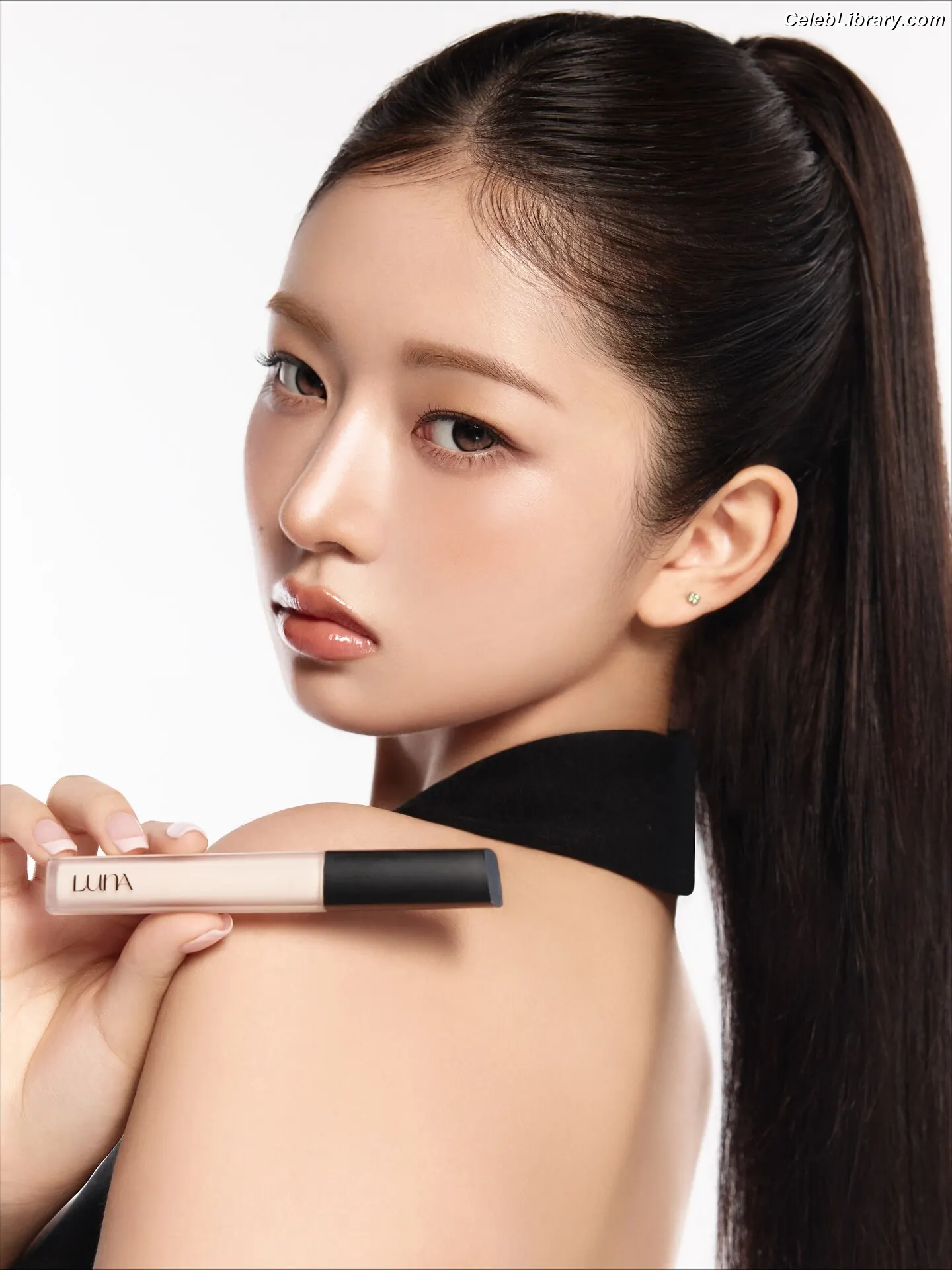 naoi-rei-레이-直井-怜-ive photo 12 of 204