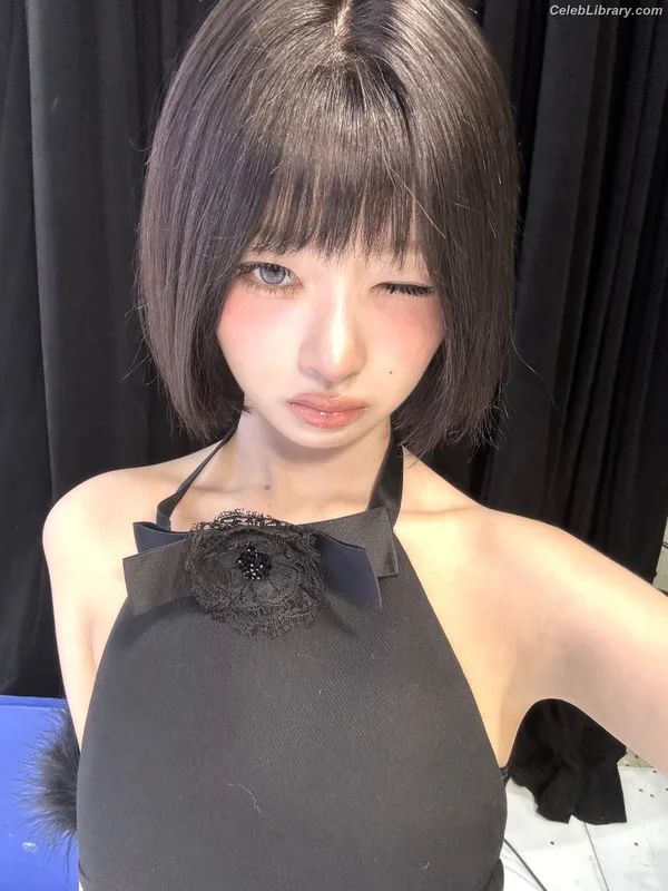 Naoi Rei (直井 怜) IVE photo 14 of 204