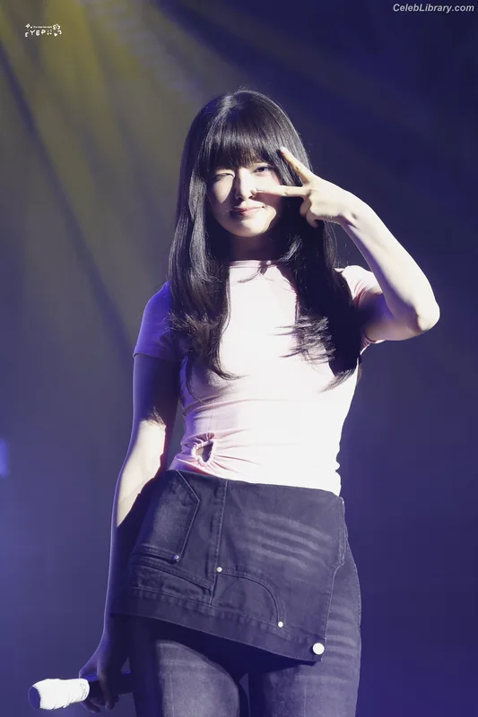 Naoi Rei (直井 怜) IVE photo 22 of 204