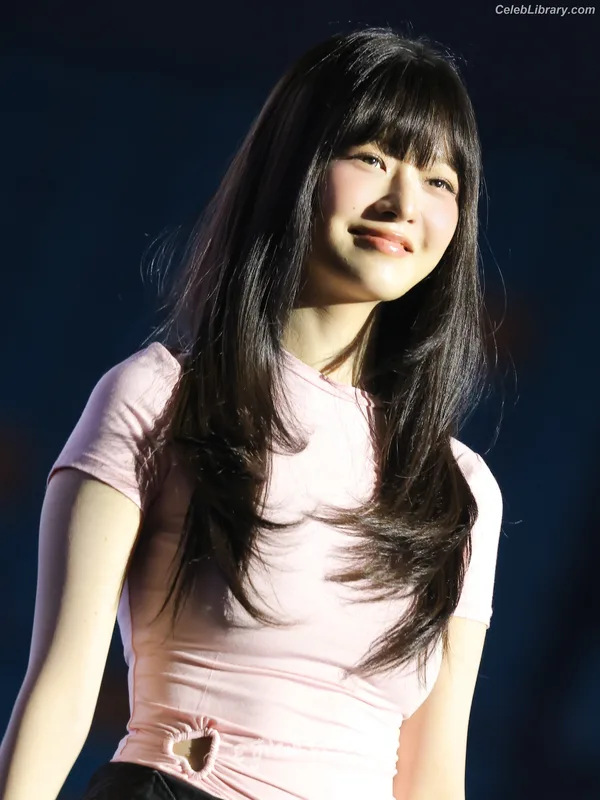 Naoi Rei (直井 怜) IVE photo 1 of 204