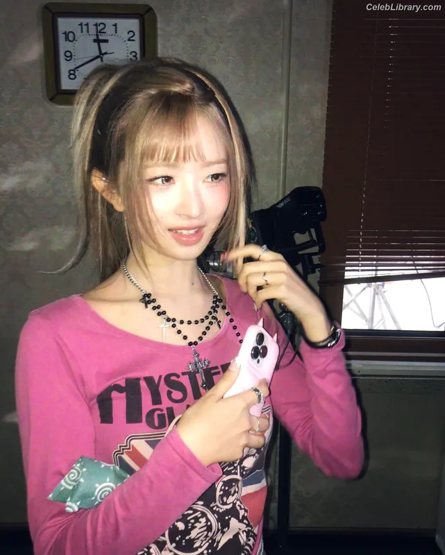 Naoi Rei (直井 怜) IVE photo 18 of 204