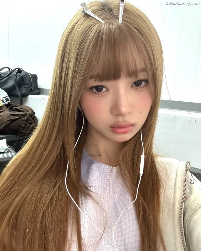 Naoi Rei (直井 怜) IVE photo 19 of 204