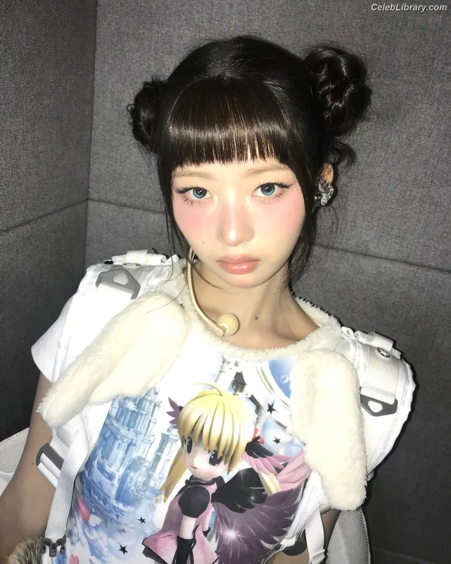Naoi Rei (直井 怜) IVE photo 8 of 204