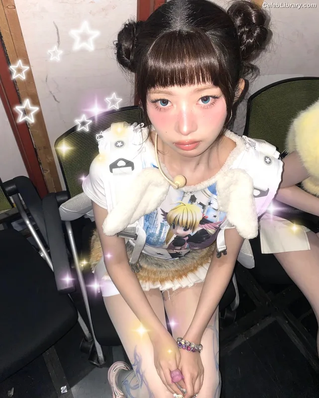 Naoi Rei (直井 怜) IVE photo 18 of 204