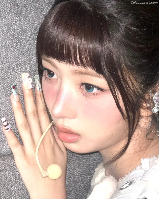 Naoi Rei (直井 怜) IVE photo 20 of 204