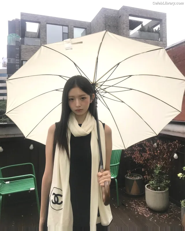 Naoi Rei (直井 怜) IVE photo 6 of 204