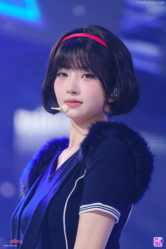 Naoi Rei (直井 怜) IVE photo 16 of 204