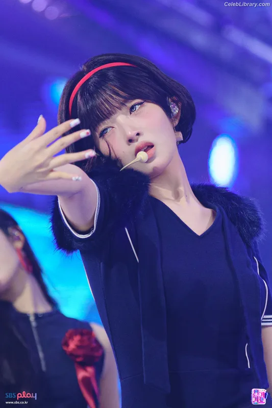 Naoi Rei (直井 怜) IVE photo 18 of 204