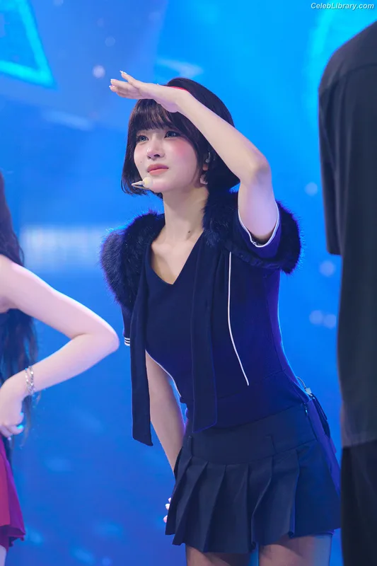 Naoi Rei (直井 怜) IVE photo 23 of 204