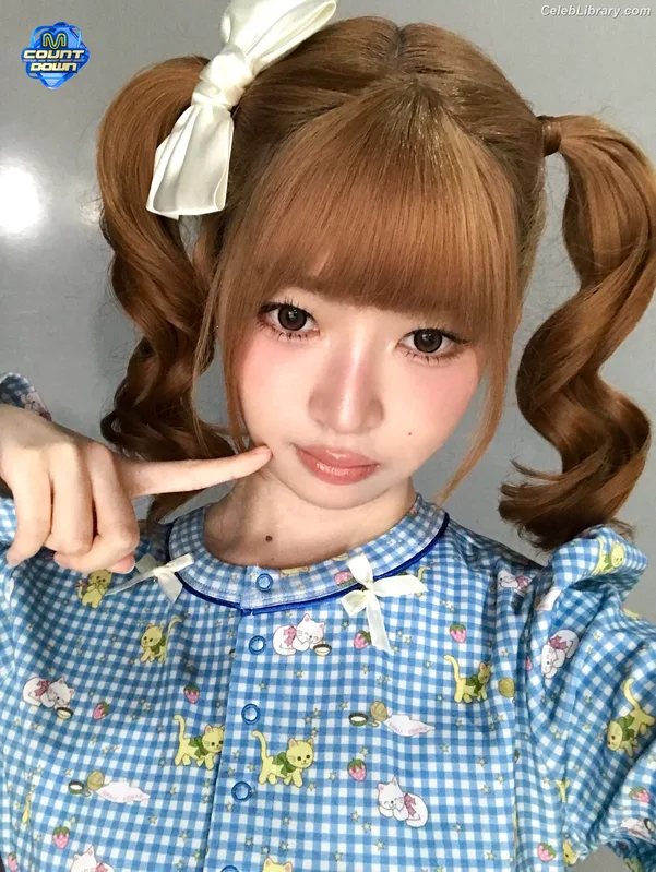 Naoi Rei (直井 怜) IVE photo 7 of 204