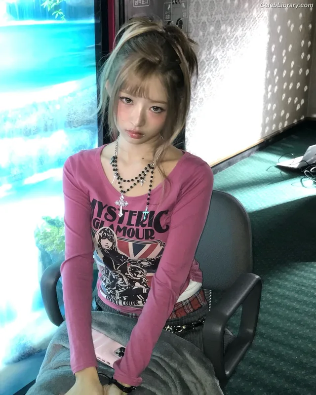 Naoi Rei (直井 怜) IVE photo 11 of 204
