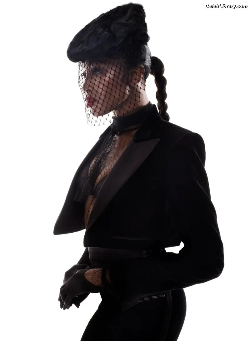 Naomi Campbell photo 20 of 48