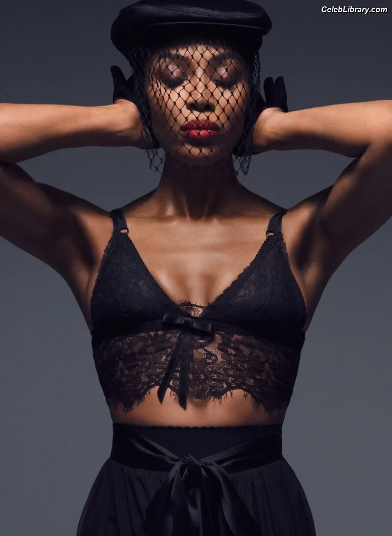Naomi Campbell photo 23 of 48