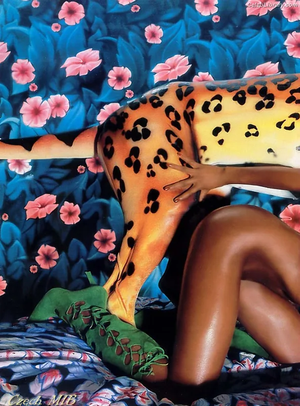 Naomi Campbell photo 4 of 49