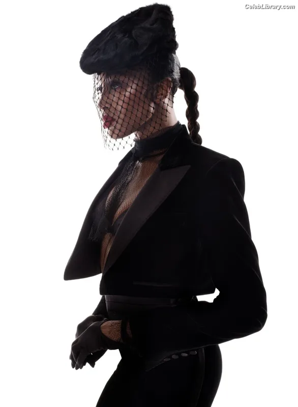 Naomi Campbell photo 20 of 49
