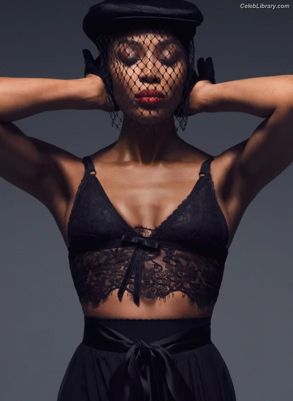Naomi Campbell photo 23 of 49