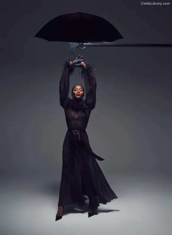 Naomi Campbell photo 24 of 49