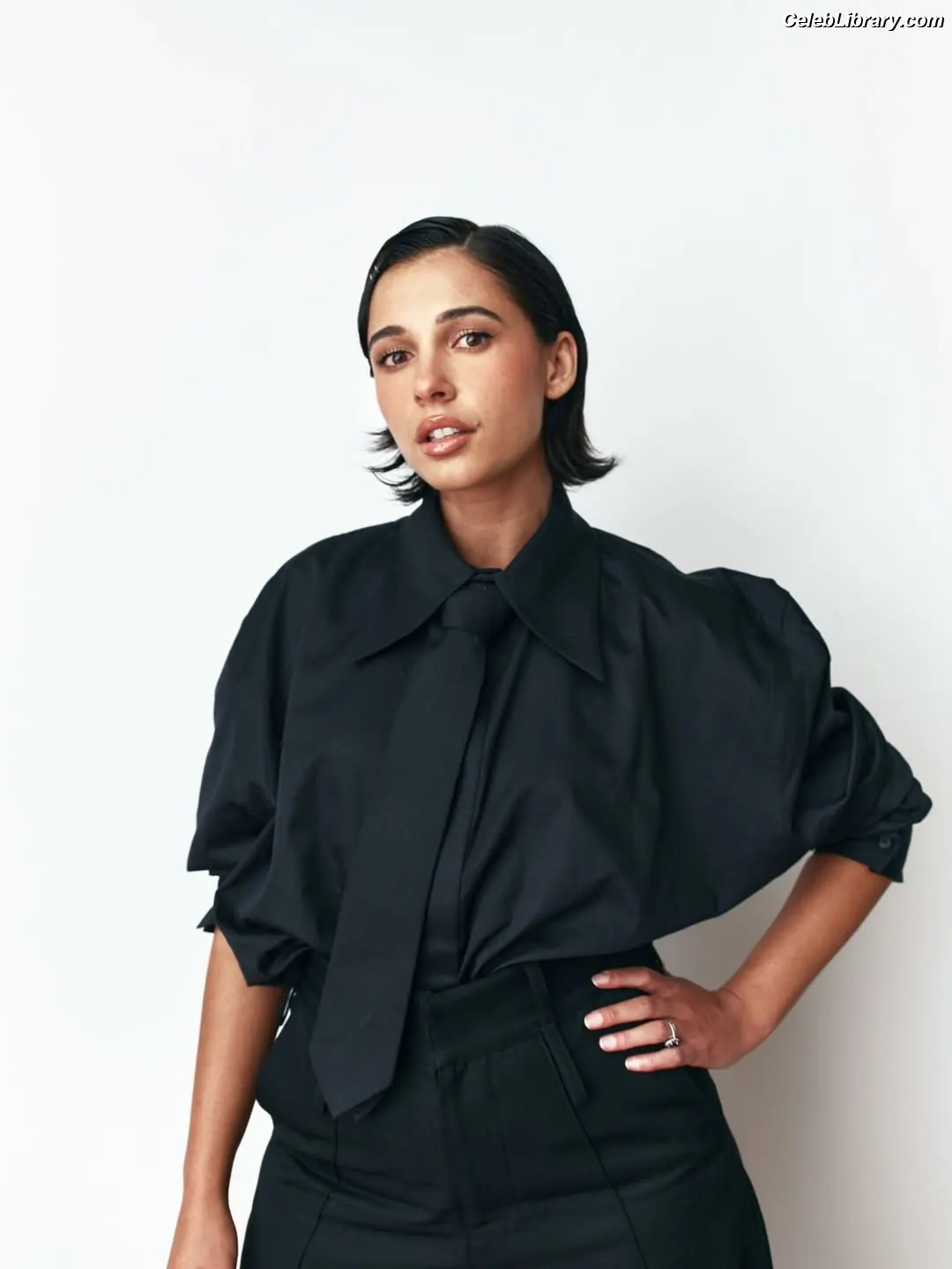 Naomi Scott photo 4 of 375