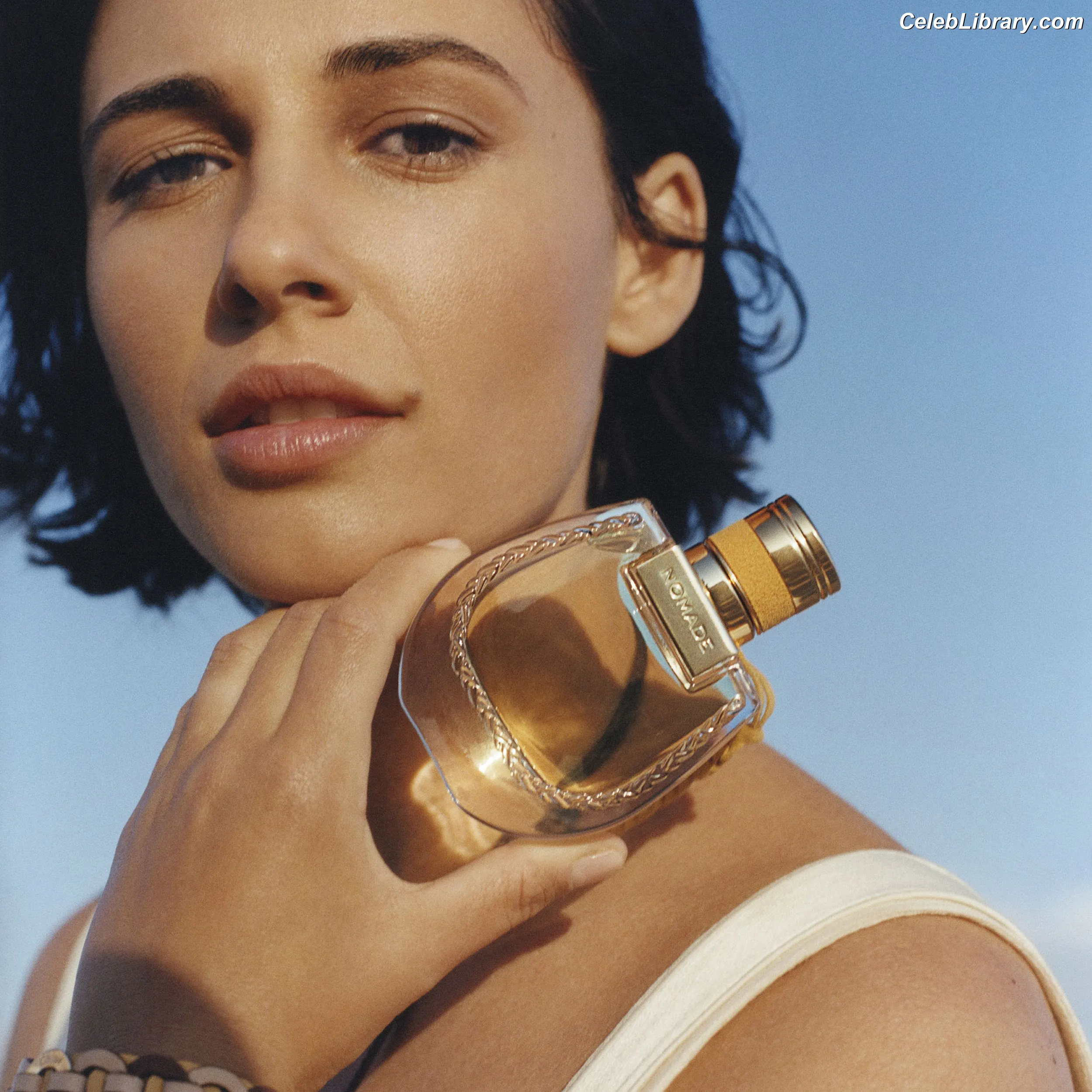 Naomi Scott photo 13 of 375