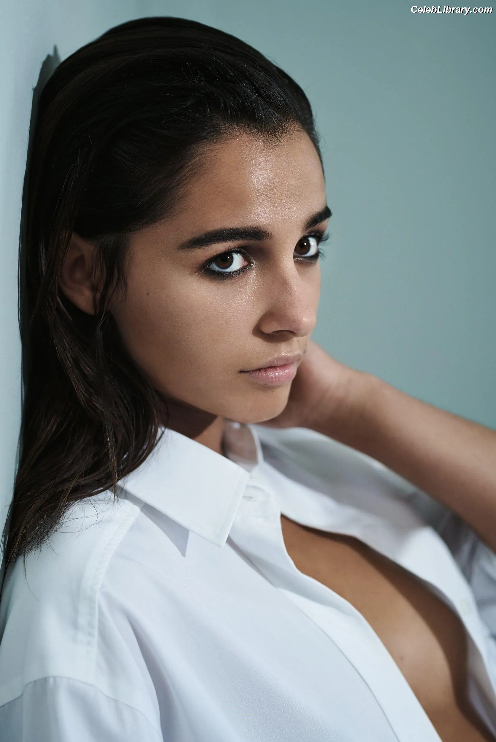 Naomi Scott photo 4 of 375