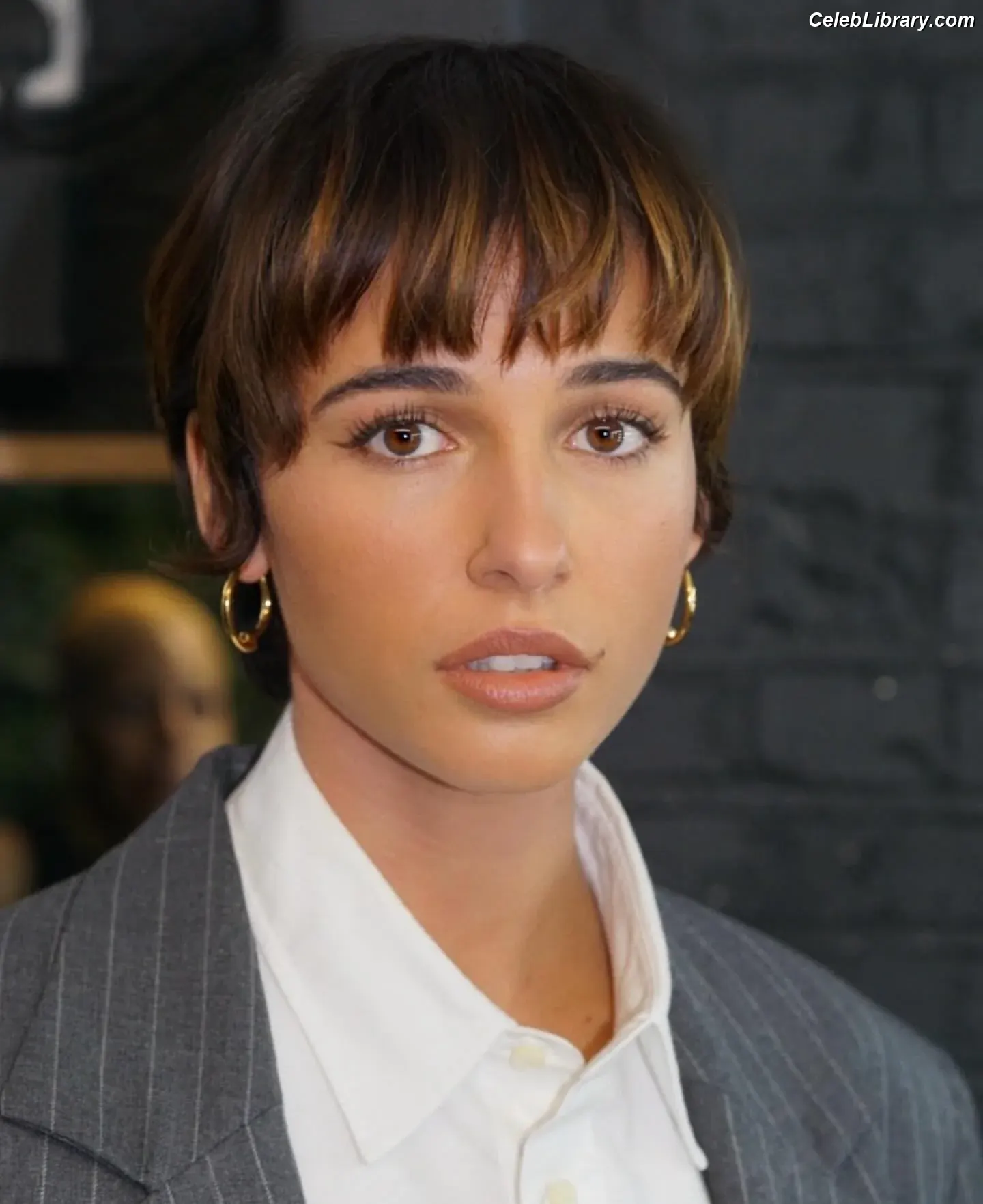 Naomi Scott photo 8 of 375