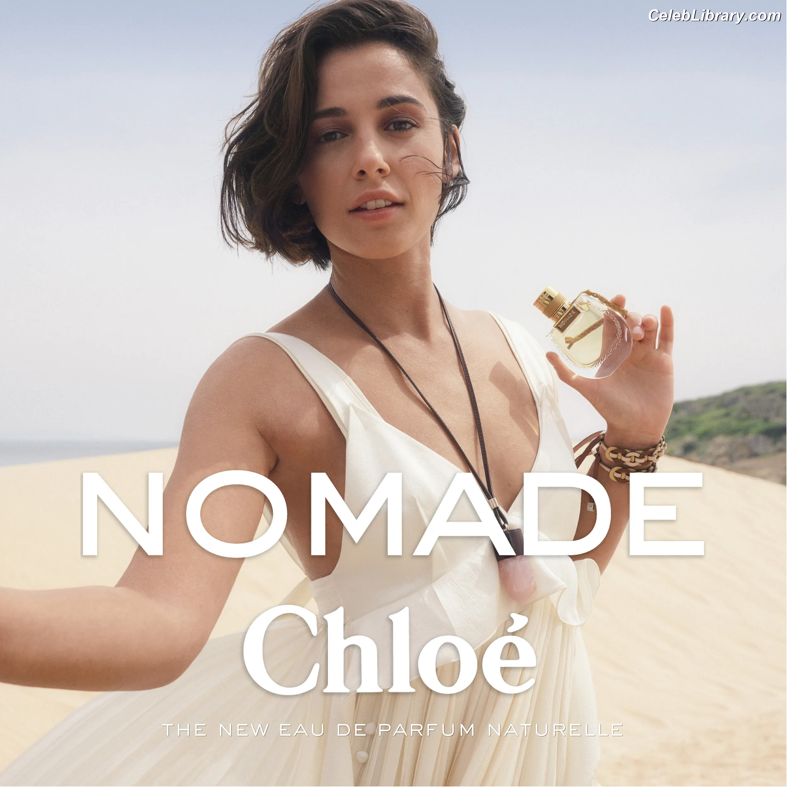 Naomi Scott photo 5 of 375