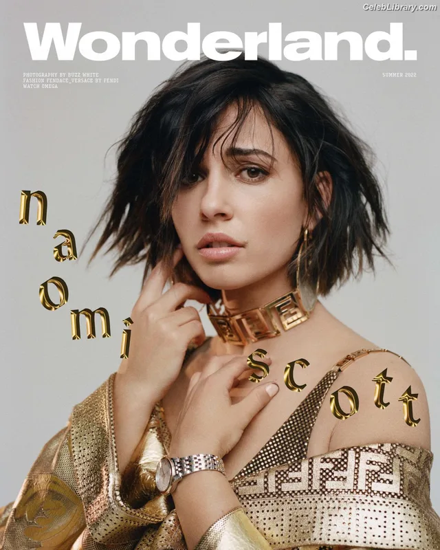 Naomi Scott photo 2 of 376