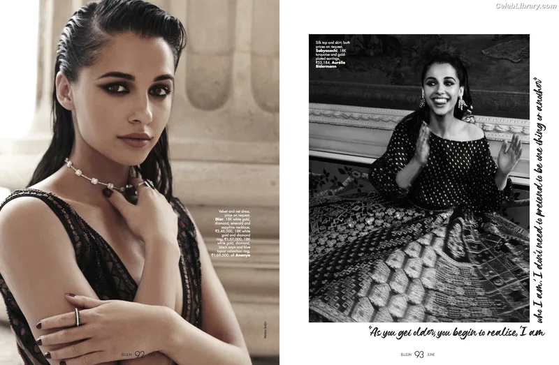 Naomi Scott photo 10 of 376