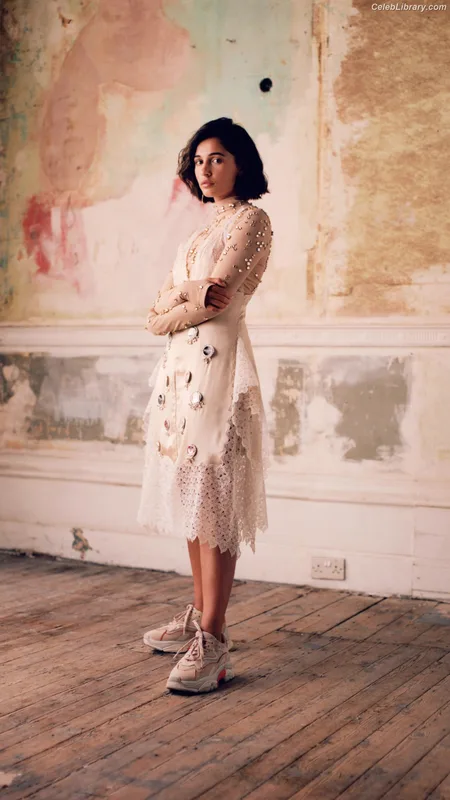 Naomi Scott photo 23 of 376