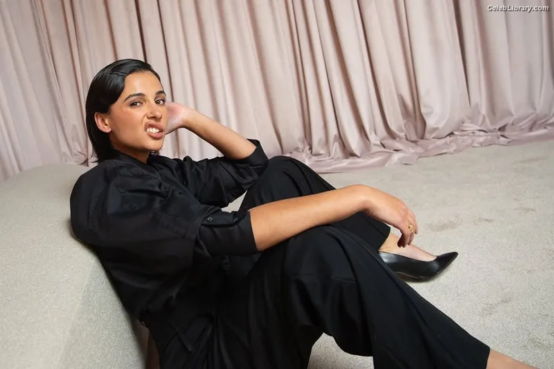 Naomi Scott photo 5 of 376