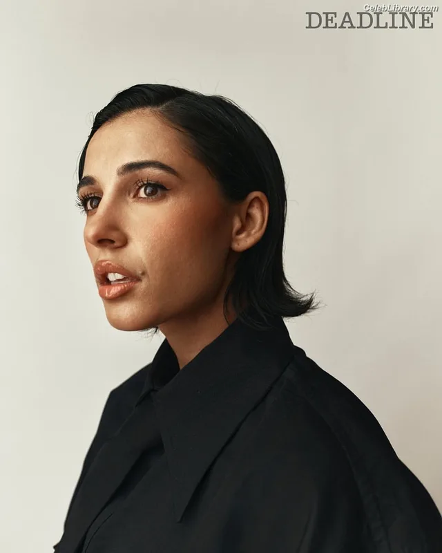 Naomi Scott photo 8 of 376