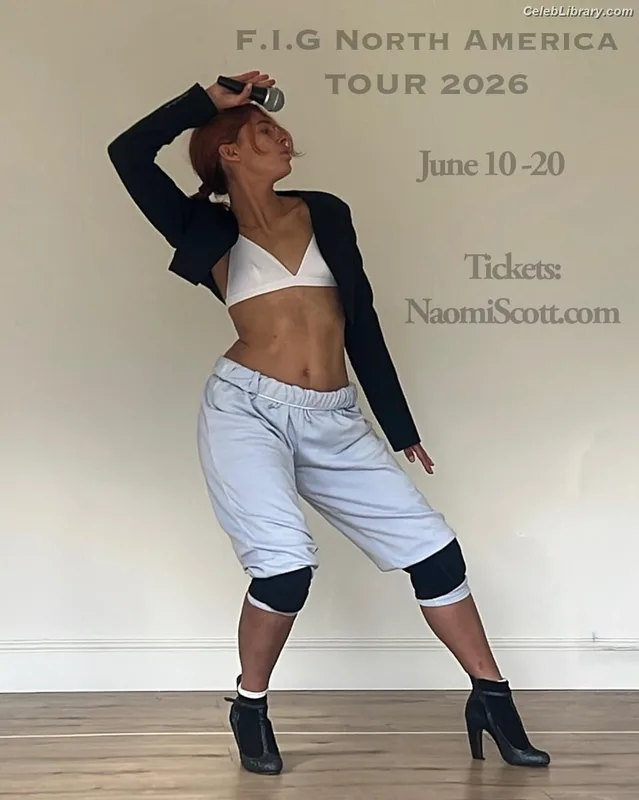 Naomi Scott photo 10 of 376