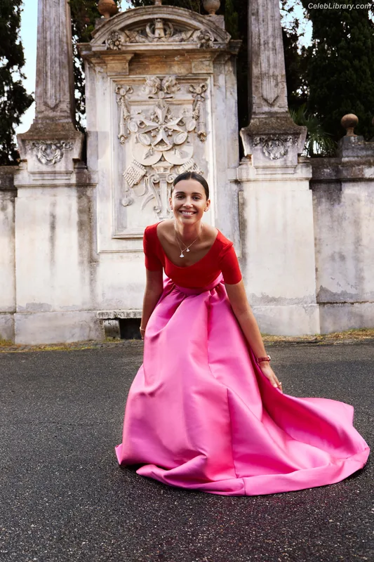 Naomi Scott photo 20 of 376