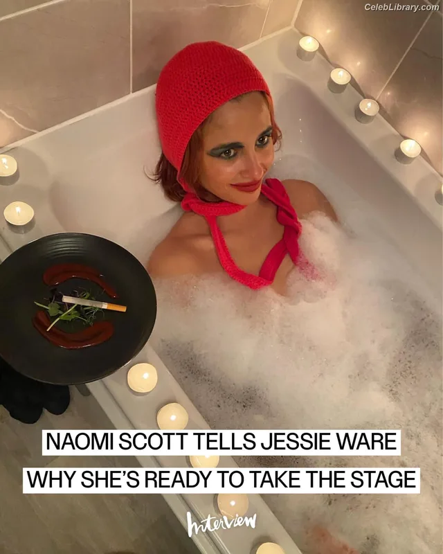 Naomi Scott photo 20 of 376