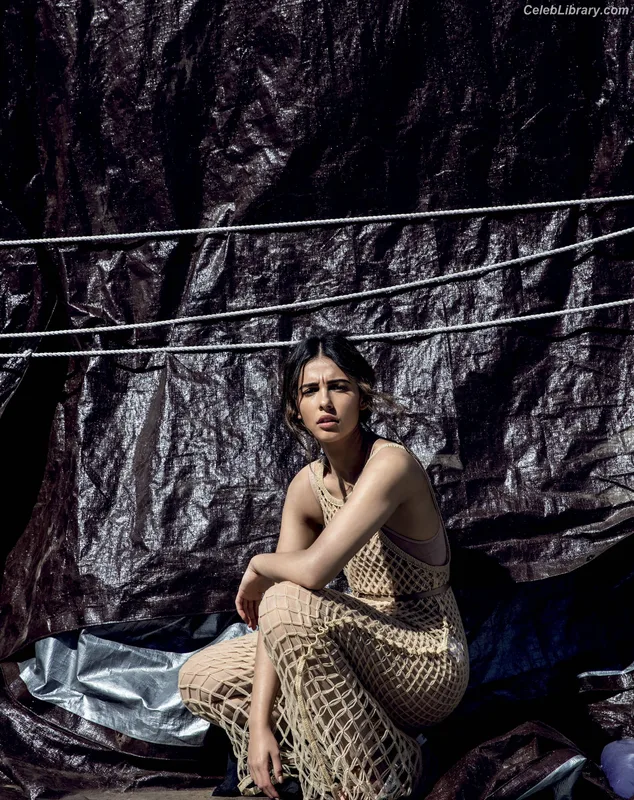 Naomi Scott photo 7 of 376
